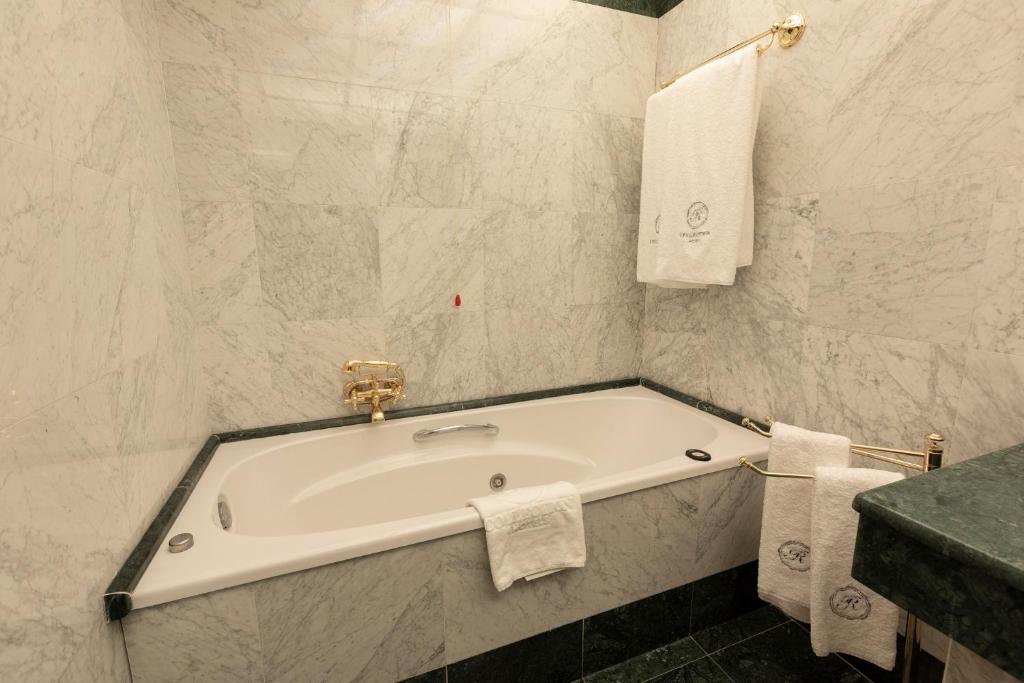 Jacuzzi City Life Hotel Poliziano, by R Collection Hotels Milano